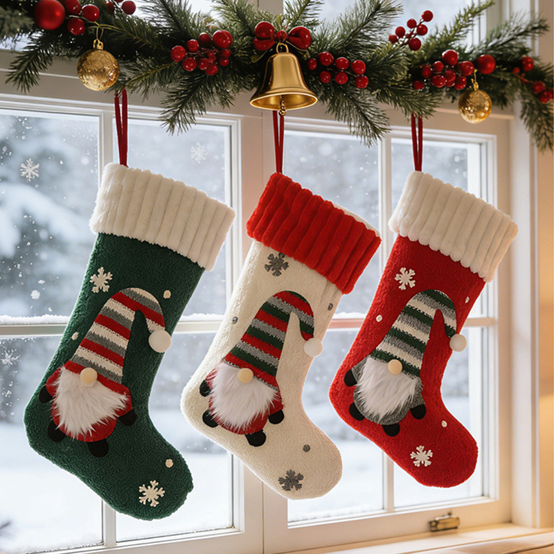 大きな顔のない老人のクリスマスストッキング、クリスマスツリー - Christmas Stocking Hanging のレビューと価格